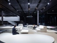 现代艺术中心室内空间展览展示效果-1582-07